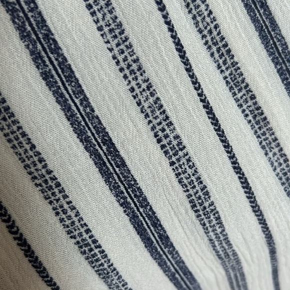 Knox Rose Embroidered Top - Picture 5 of 8